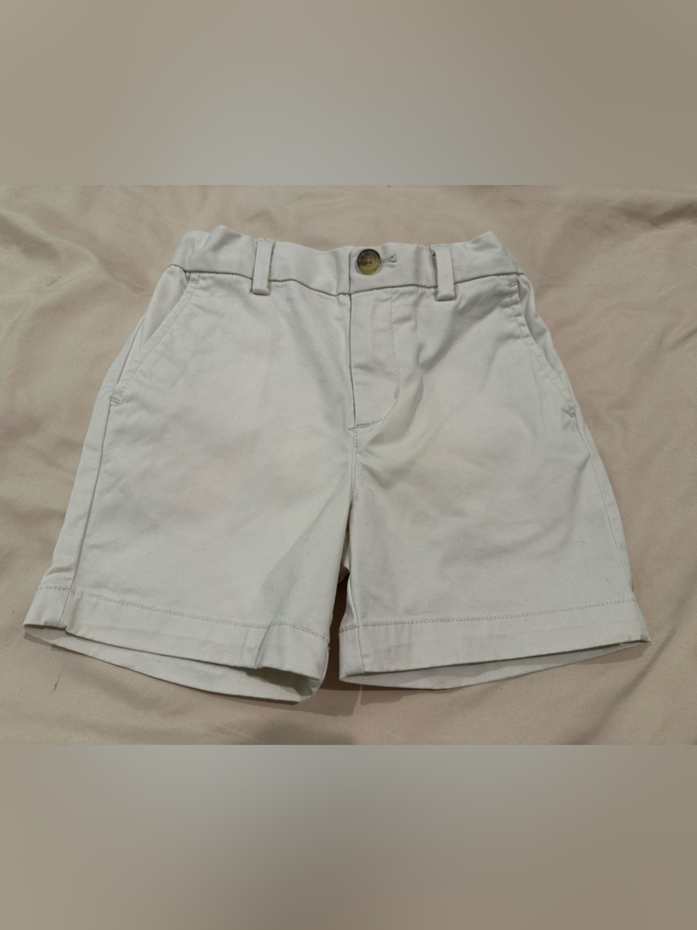 Cream vineyard vines shorts